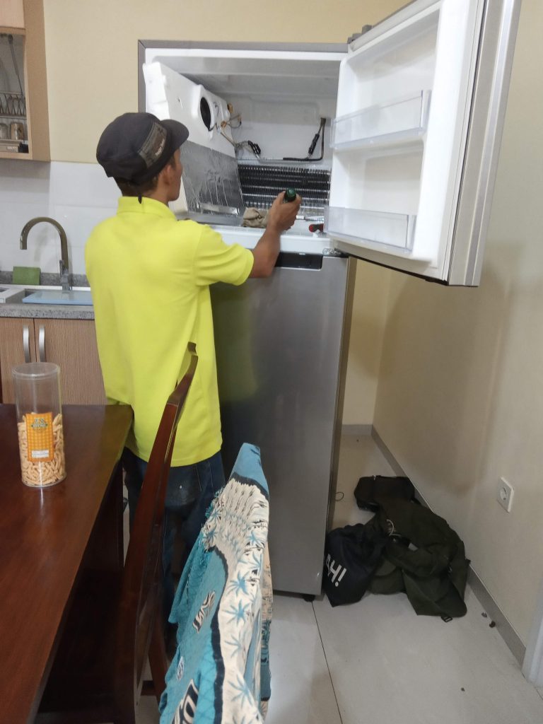 Service Kulkas - Teknisi